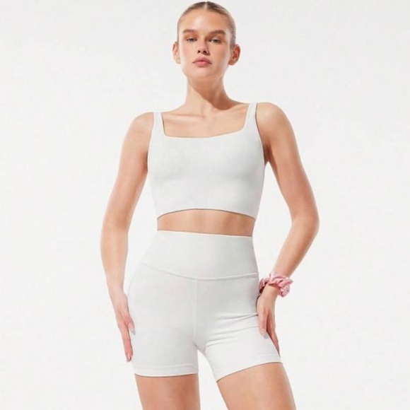 GLOWMODE FeatherFit™ Cross Over Sports Bra in Ivory Cream - Picture 1 of 6